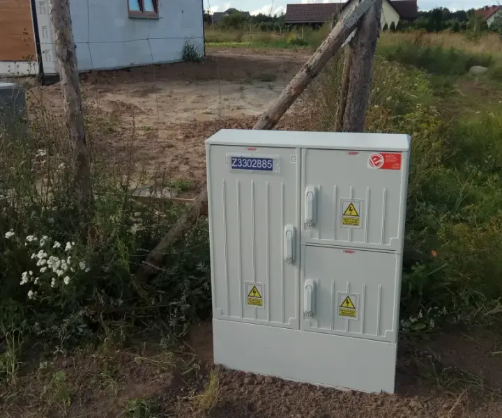 Skrzynka elektryczna na działce i co dalej – uniknij kosztownych błędów