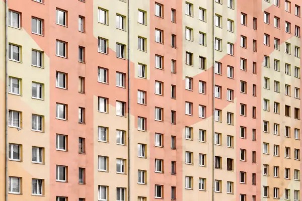 Mieszkanie spółdzielcze własnościowe z księgą wieczystą – co to naprawdę oznacza?
